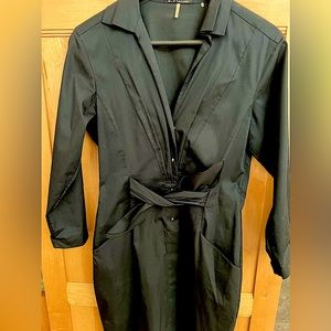 Elie Tahari True Navy Dress with Pleated Shawl Neckline and Back. Size 4